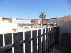 Appartement 2 Pièces avec Grande Terrasse et Parking – Proche Mer, Calme, 4 Couchages - FR-1-326-653